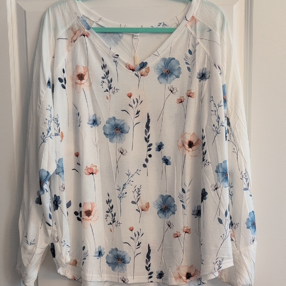Beyove Tops - NWT Floral Boho V-Neck Blouse White With Blue and Pink Flowers